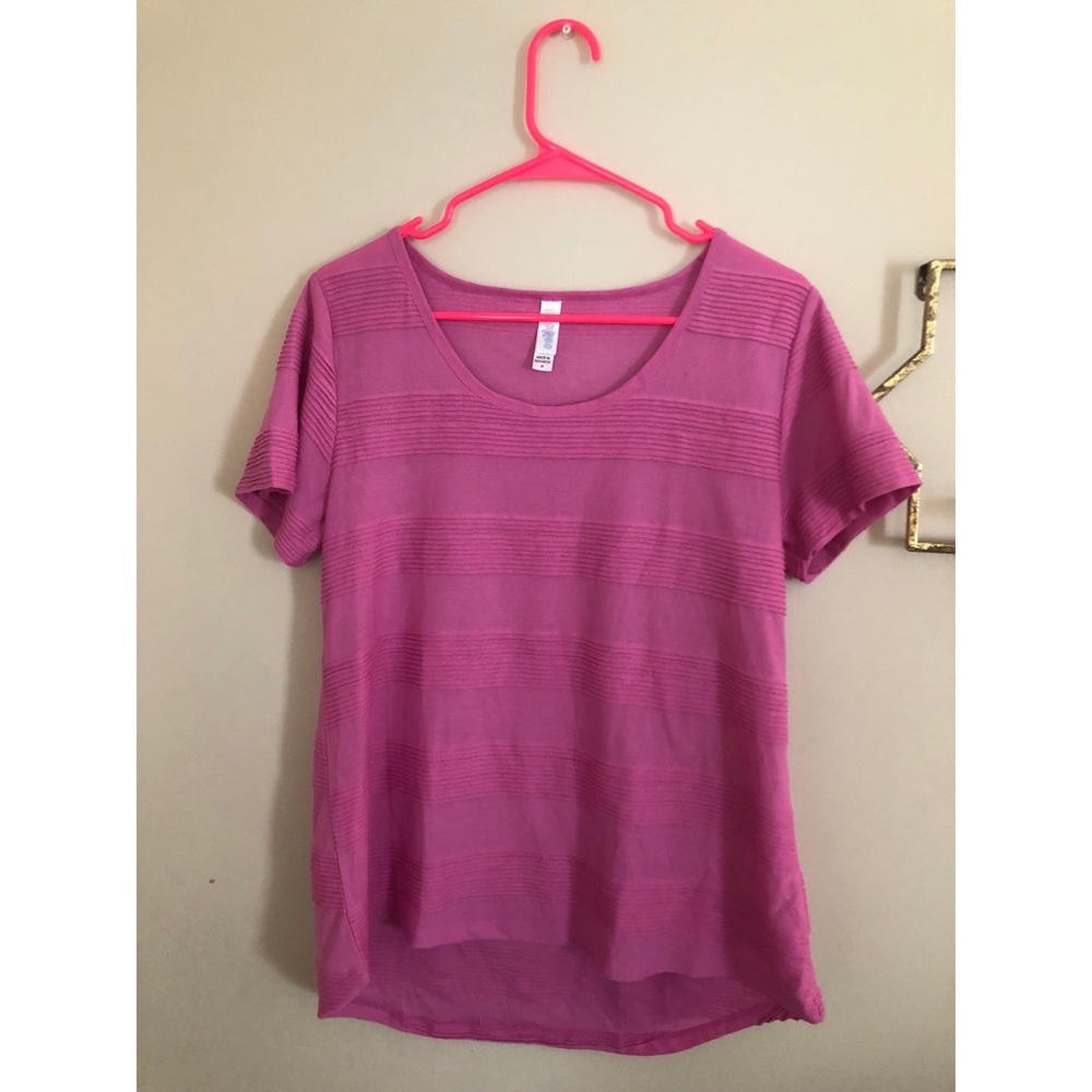 LulaRoe size M classic tee never worn